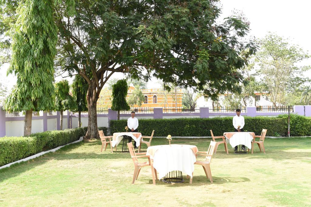 Hotel Lumbini International Bodh Gaya Exterior foto